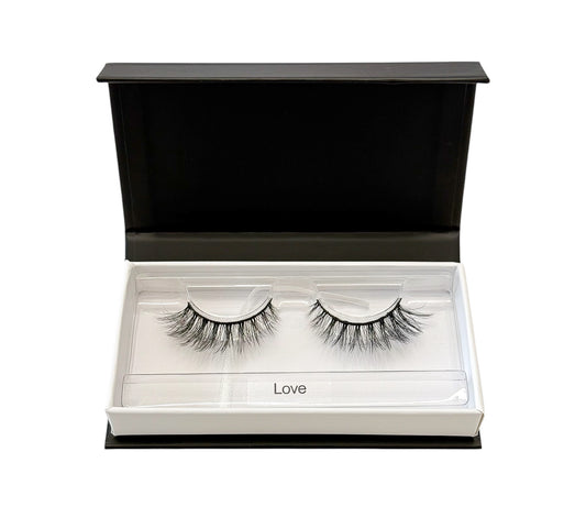 Fanny Davalos  "love" lashes